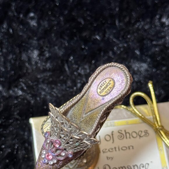 Sweet Romance Miniture Shoe Stand Display Metal Lace Detailing - Picture 4 of 7